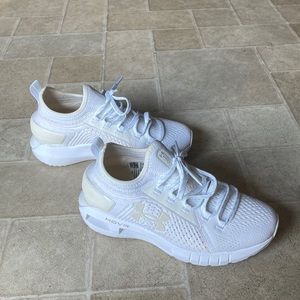Gentle worn, GREAT condition, white Under Armor Hovr Phantom. Size 5.5 woman’s